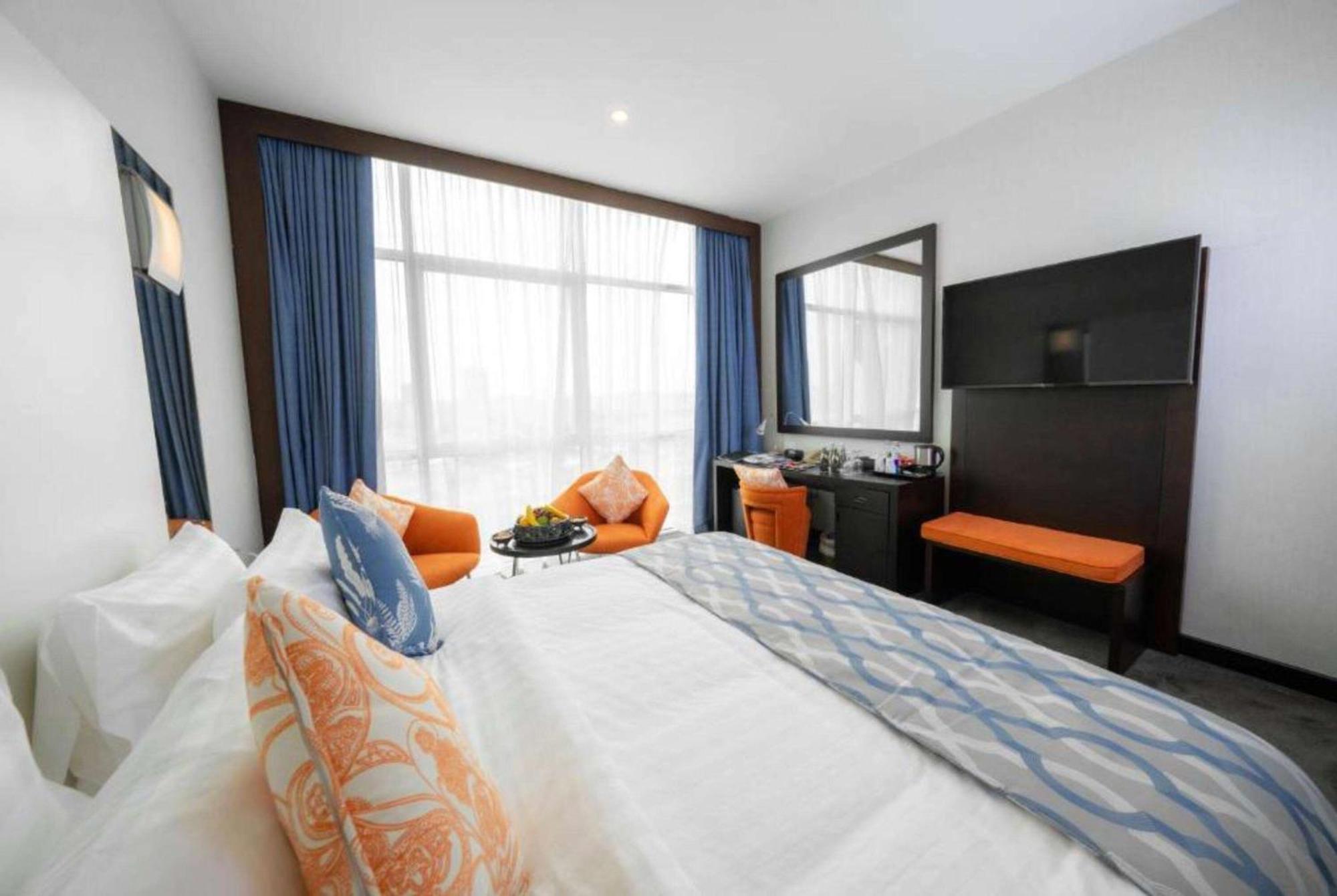 Ramada Encore Doha By Wyndham Bagian luar foto