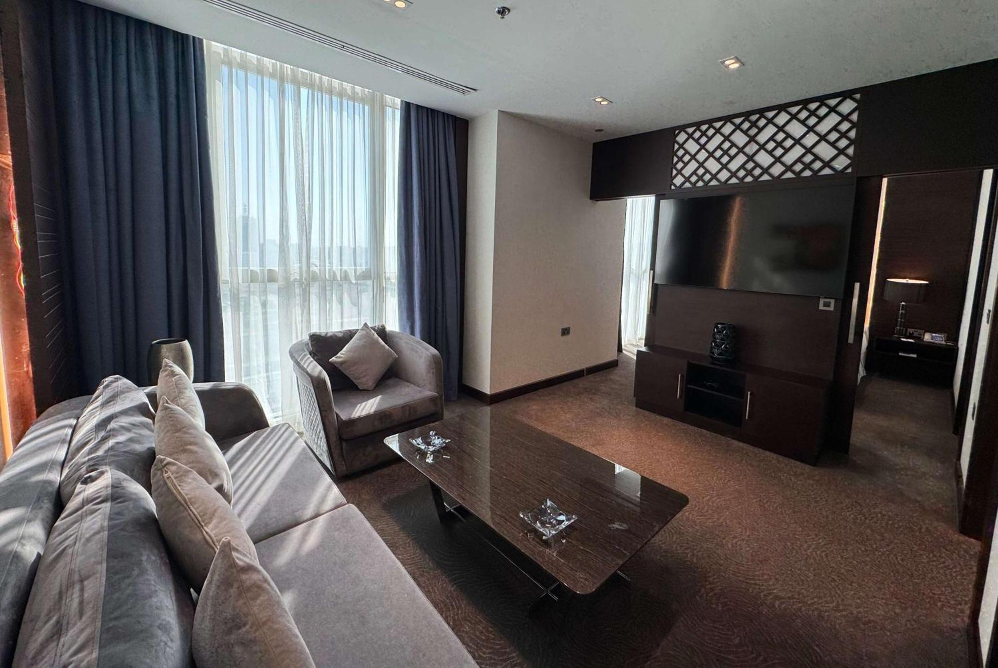 Ramada Encore Doha By Wyndham Bagian luar foto